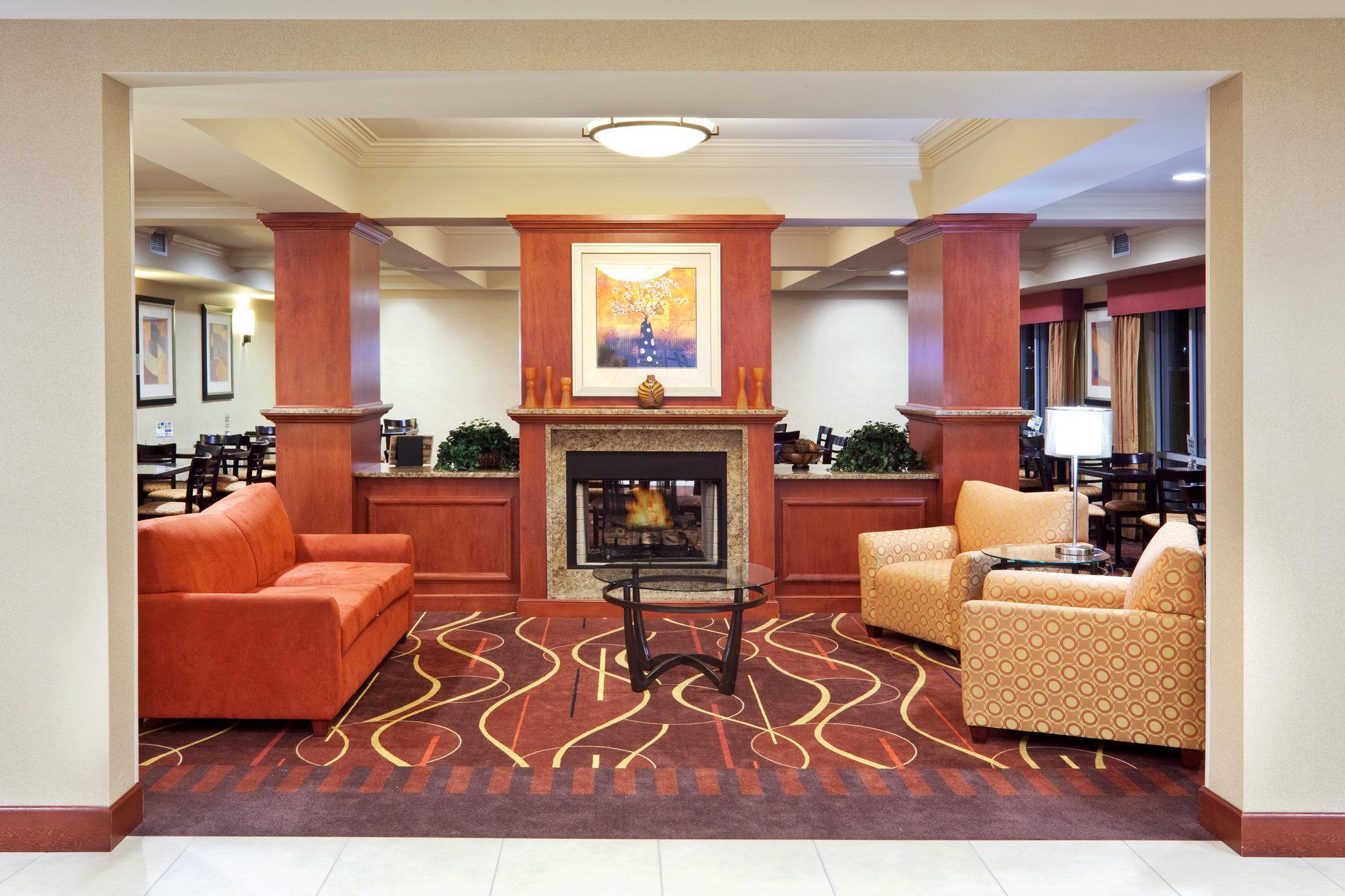 Holiday Inn Express And Suites Sumner By Ihg Екстериор снимка