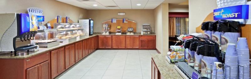 Holiday Inn Express And Suites Sumner By Ihg Екстериор снимка
