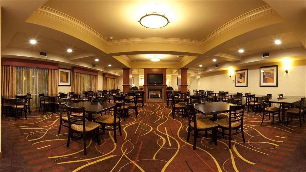 Holiday Inn Express And Suites Sumner By Ihg Екстериор снимка